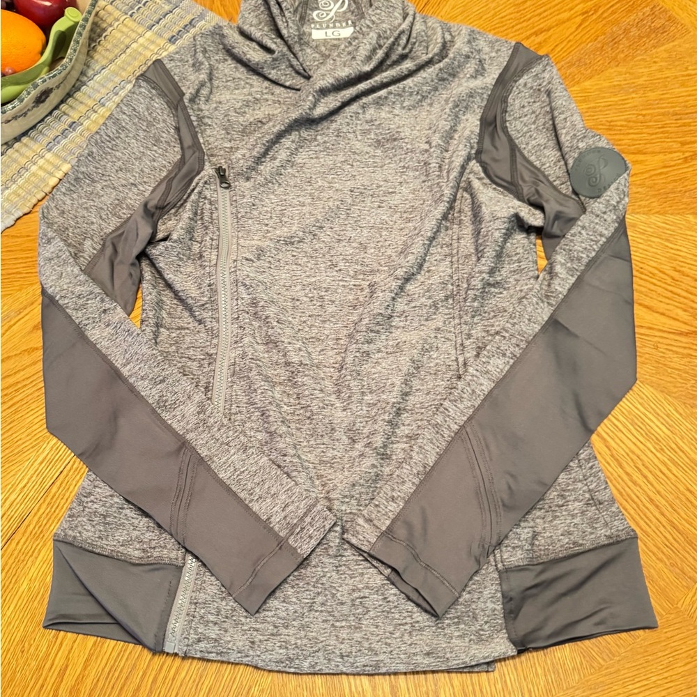 Plunder Ladies Yoga Athletic Pull over shirt Jacket Heather Grey Size Large Gray